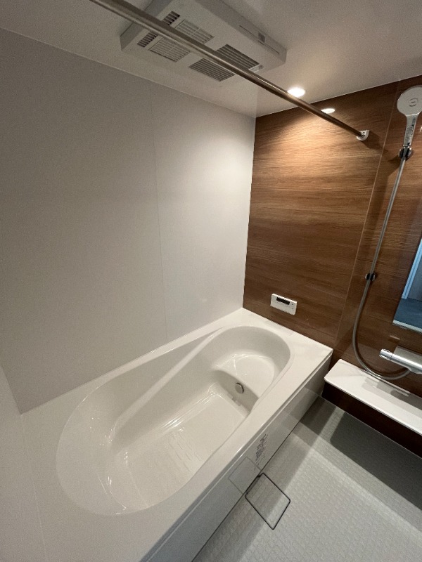 ��ʌ��������܎s��{��听���P���ڂ̃A�p�[�g�̃o�X