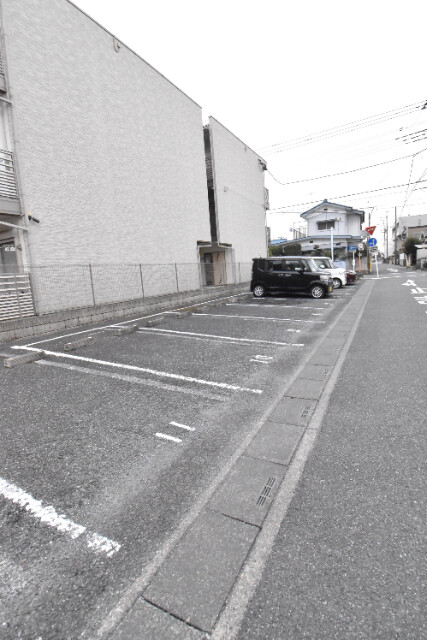 ��ʌ��������܎s��{����ؒ��S���ڂ̃}���V�����̒��ԏ�