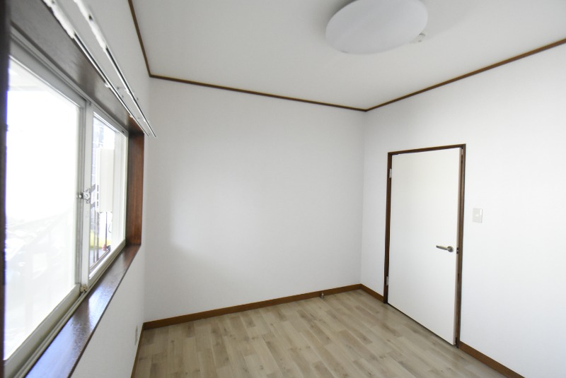 ��ʌ��k�����S�ɓޒ��厚�����̃A�p�[�g�̂��̑������E�X�y�[�X