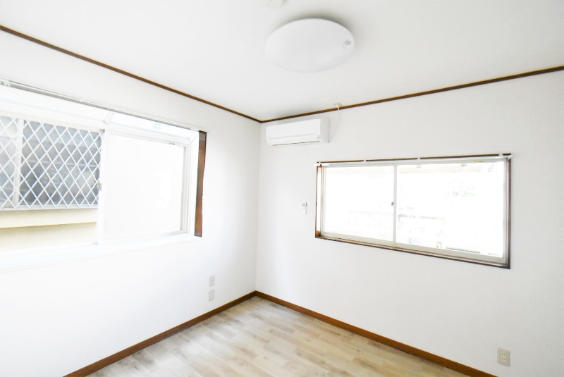 ��ʌ��k�����S�ɓޒ��厚�����̃A�p�[�g�̐Q��