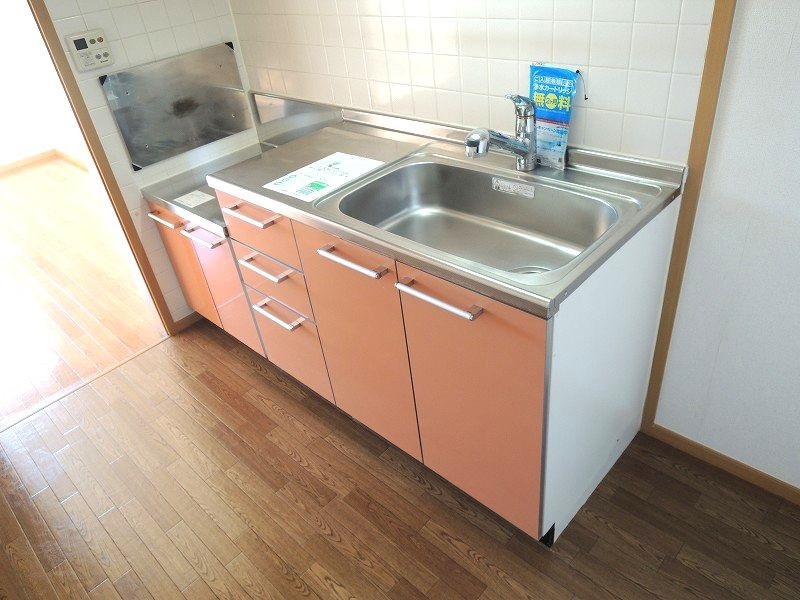 ��ʌ��k�����S�ɓޒ������j�T���ڂ̃A�p�[�g�̃L�b�`��