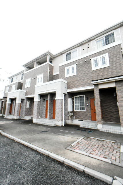 ��ʌ��k�����S�ɓޒ������j�T����77�̃A�p�[�g�̌����O��