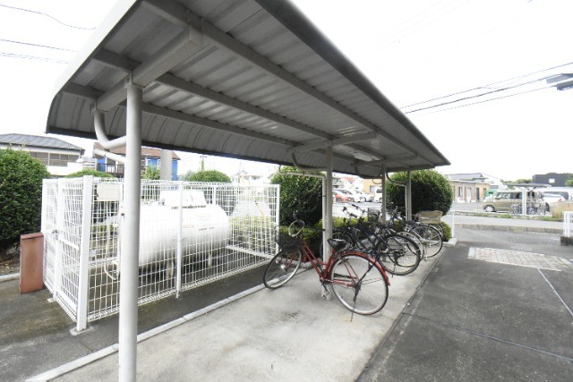 ��ʌ��k�����S�ɓޒ������j�T���ڂ̃A�p�[�g�̂��̑�