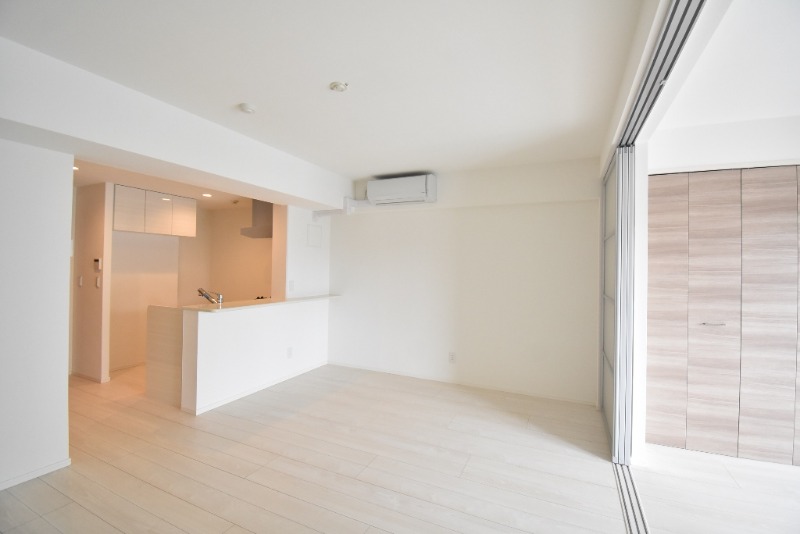 ��ʌ��������܎s�Y�a���ՂV���ڂ̃}���V�����̋��ԁE���r���O