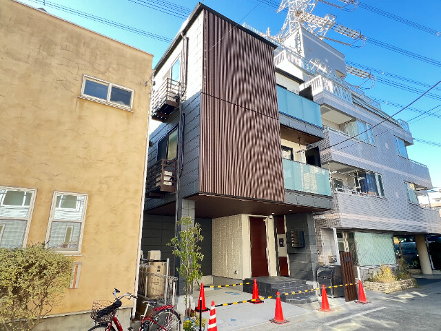 ��ʌ�����s�˒˂P���ڂ̃A�p�[�g�̌����O��