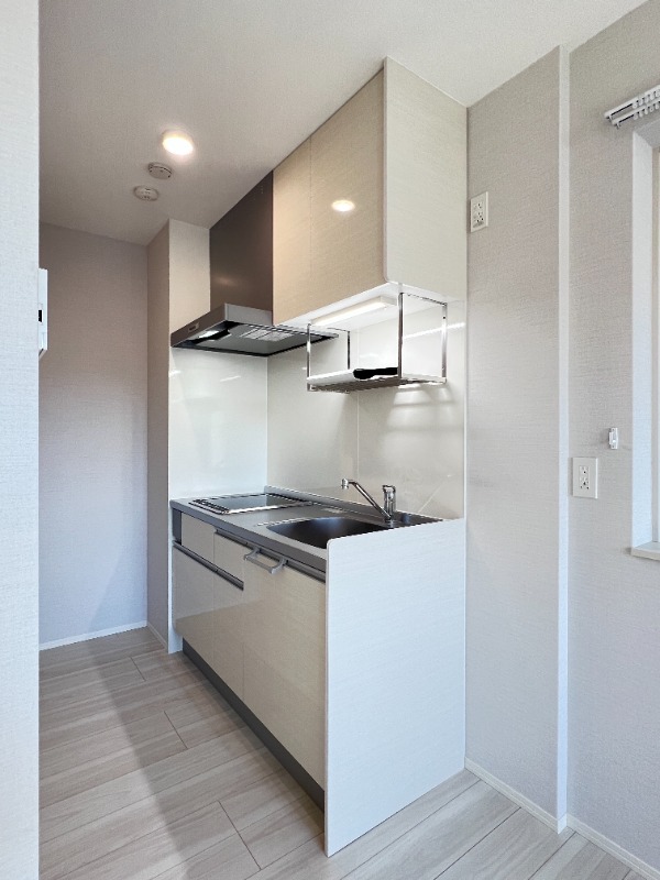 ��ʌ�����s�˒˂P���ڂ̃A�p�[�g�̃L�b�`��