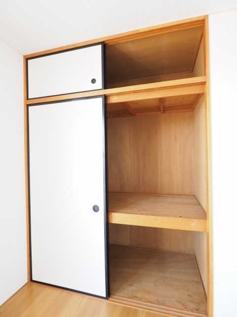 ��ʌ��@�c�s����Q���ڂ̃A�p�[�g�̎��[