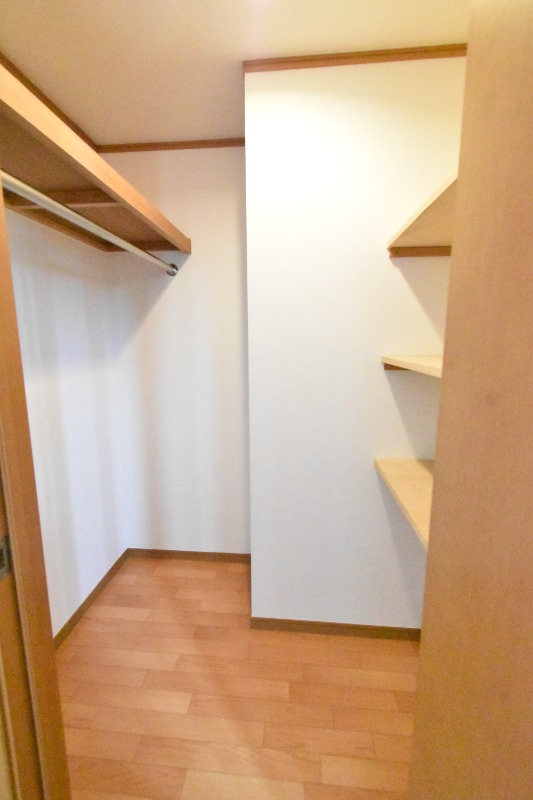 ��ʌ��������܎s�k��������Q���ڂ̃A�p�[�g�̎��[