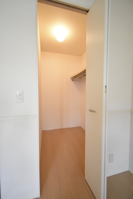 ��ʌ�����s�΋u�Q���ڂ̃A�p�[�g�̎��[