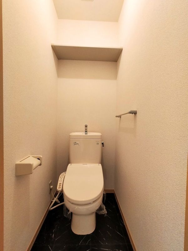 ��ʌ�����s�����J�{���R���ڂ̃A�p�[�g�̃g�C��