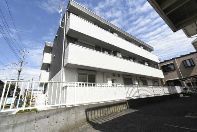 ��ʌ��������܎s����厚�y���̃A�p�[�g�̌����O��