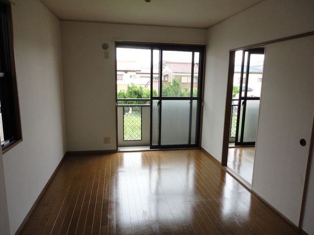 ��ʌ��������܎s�k����i���Q���ڂ̃A�p�[�g�̂��̑������E�X�y�[�X