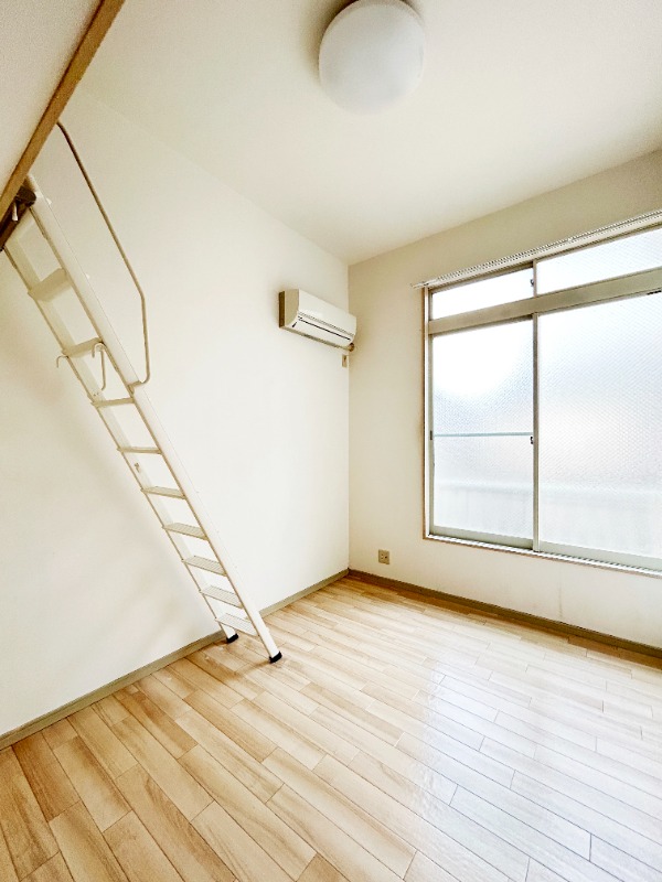 ��ʌ��������܎s�Y�a���؍�S���ڂ̃A�p�[�g�̋����E���r���O