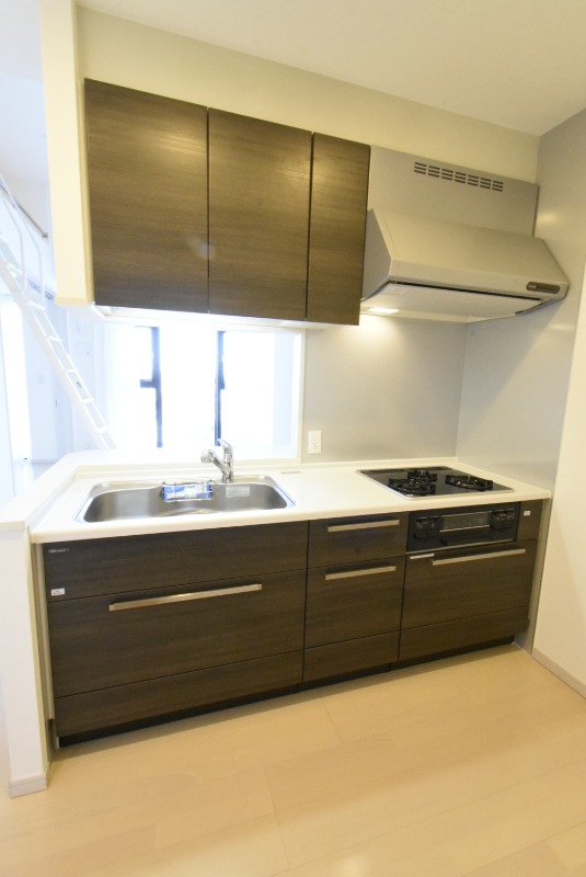 ��ʌ��������܎s��{�撇���R���ڂ̃}���V�����̃L�b�`��