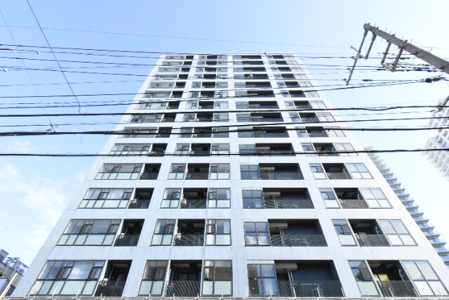 ��ʌ��������܎s��{�撇���R���ڂ̃}���V�����̌����O��