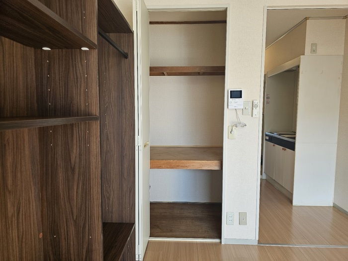 ��ʌ�����s�˒˂S���ڂ̃A�p�[�g�̎��[