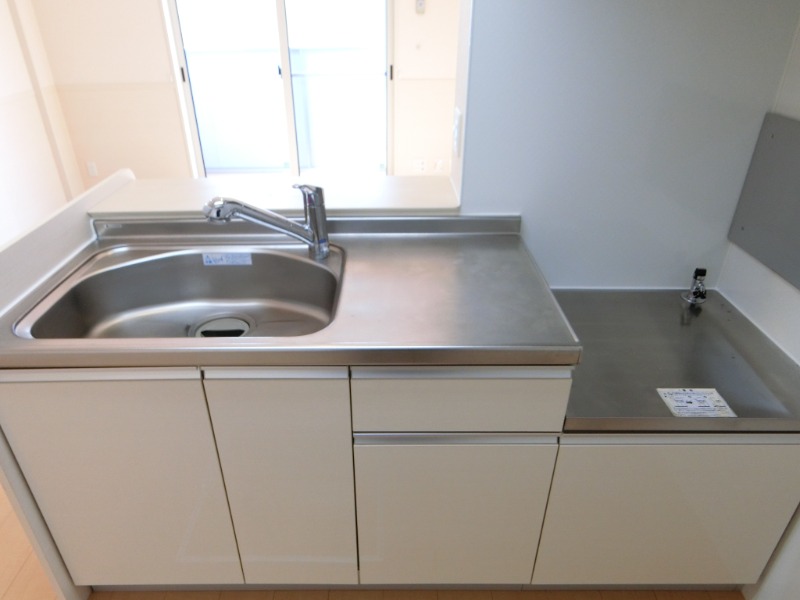 ��ʌ��k�����S�ɓޒ��厚�����̃A�p�[�g�̃L�b�`��