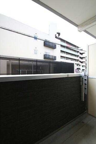 ��ʌ��������܎s�����扺�����S���ڂ̃A�p�[�g�̃o���R�j�[