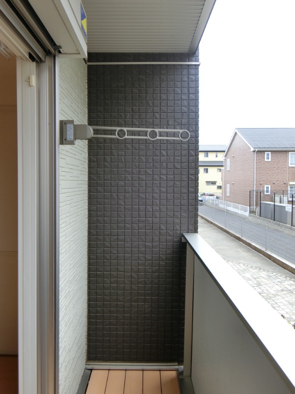 ��ʌ��k�����S�ɓޒ��厚�����̃A�p�[�g�̃o���R�j�[