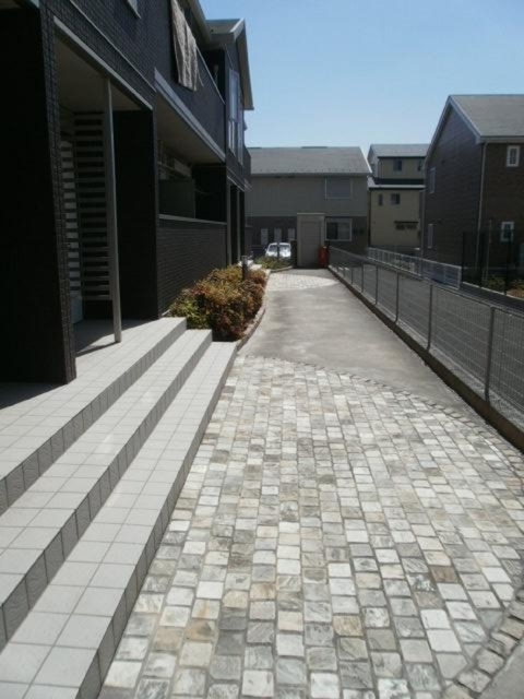 ��ʌ��k�����S�ɓޒ��厚�����̃A�p�[�g�̃G���g�����X