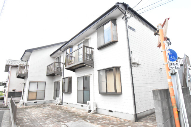 ��ʌ��������܎s�΋�厚���1179-1�̃A�p�[�g�̌����O��