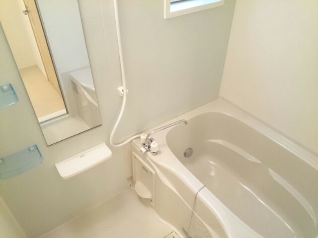 ��ʌ�����s���L�R���ڂ̃A�p�[�g�̃o�X