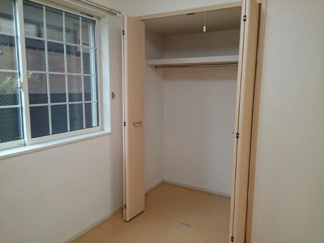 ��ʌ�����s���L�R���ڂ̃A�p�[�g�̎��[