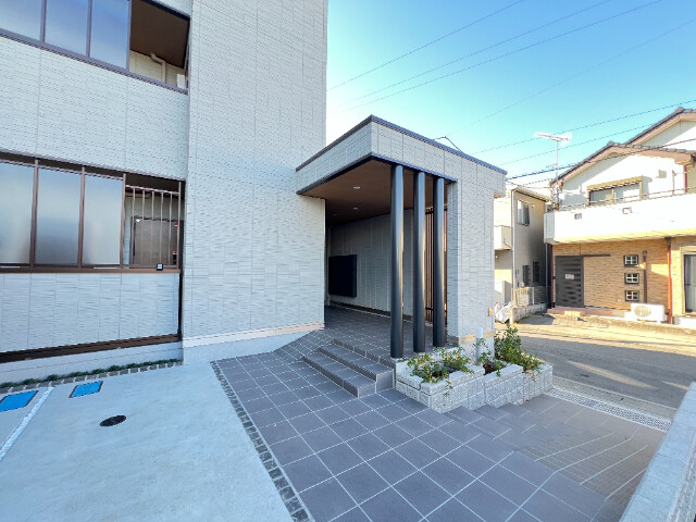 ��ʌ��������܎s�΋�厚���̃A�p�[�g�̃G���g�����X