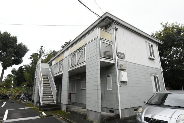 ��ʌ���z�s�厚�I��̃A�p�[�g�̌����O��