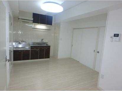 ��ʌ�����s�{�{���̃}���V�����̋��ԁE���r���O