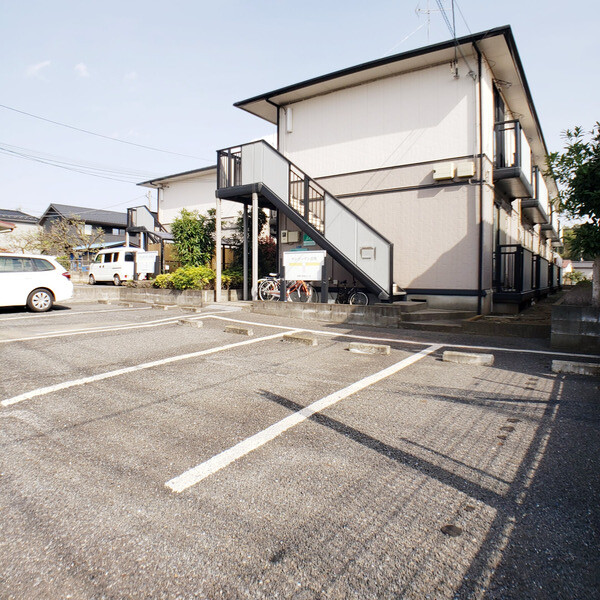 ��ʌ��������܎s��΋搼����P���ڂ̃A�p�[�g�̒��ԏ�