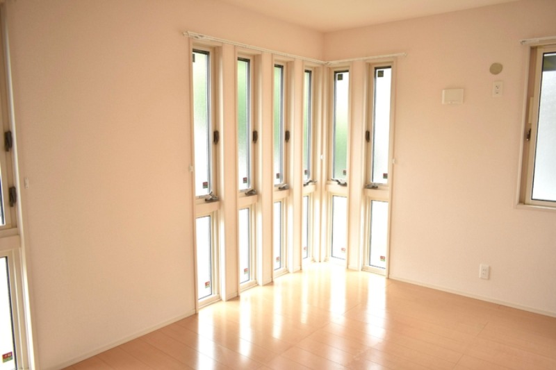 ��ʌ��������܎s��{��O���Q���ڂ̃A�p�[�g�̂��̑������E�X�y�[�X