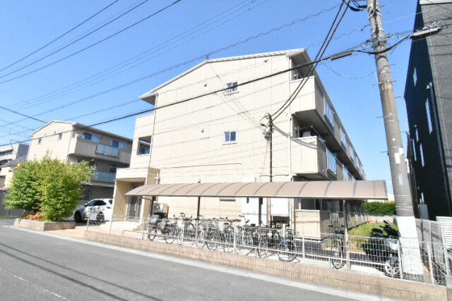 ��ʌ��z�J�s���������Q���ڂ̃A�p�[�g�̌����O��