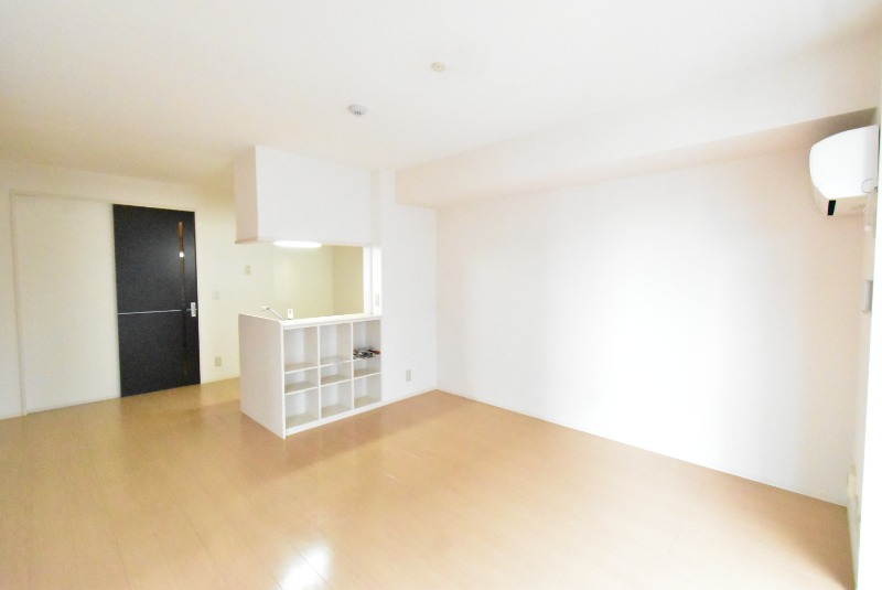 ��ʌ��z�J�s���������Q���ڂ̃A�p�[�g�̋����E���r���O