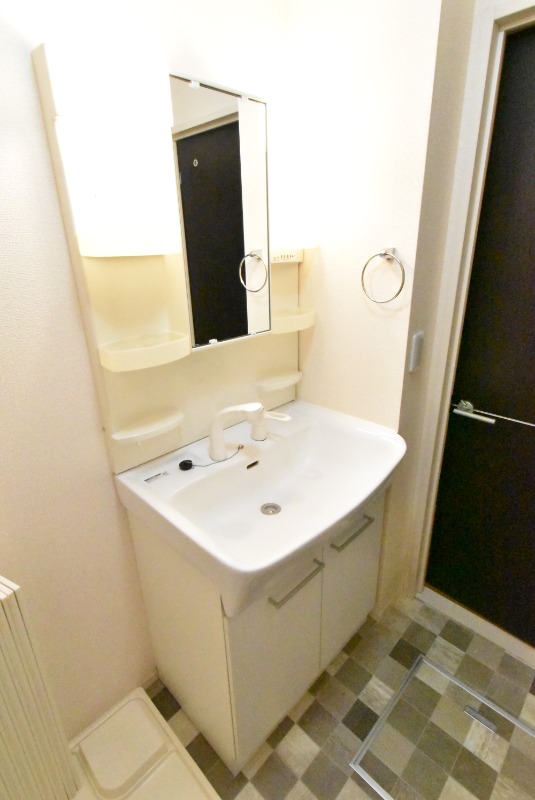 ��ʌ��z�J�s���������Q���ڂ̃A�p�[�g�̐��ʏ�