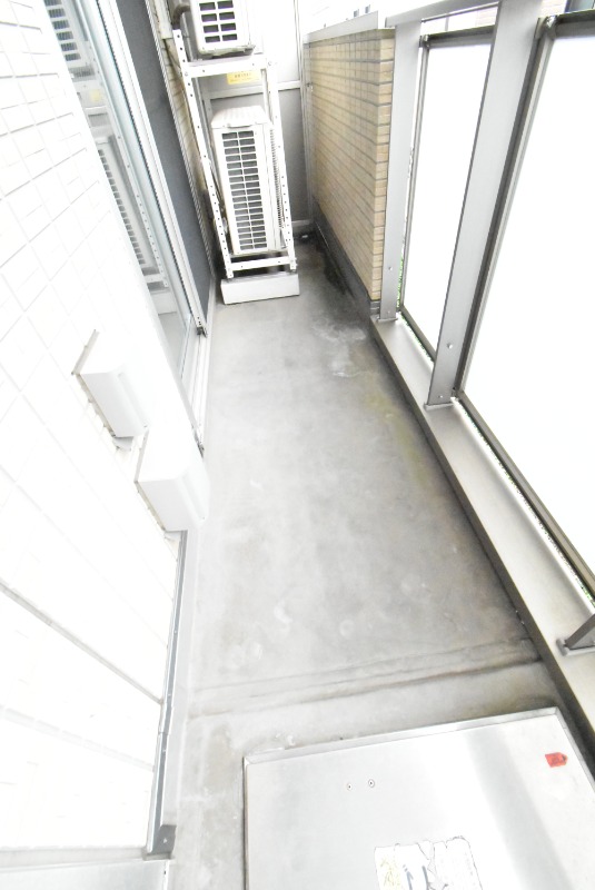 ��ʌ��z�J�s���������Q���ڂ̃A�p�[�g�̃o���R�j�[