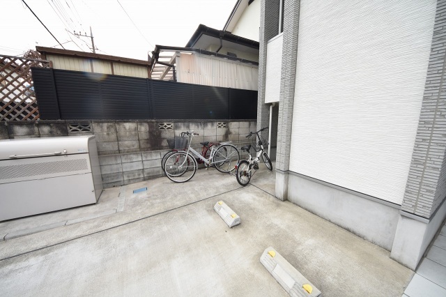 ��ʌ��������܎s�k��g�쒬�P���ڂ̃A�p�[�g�̒��ԏ�