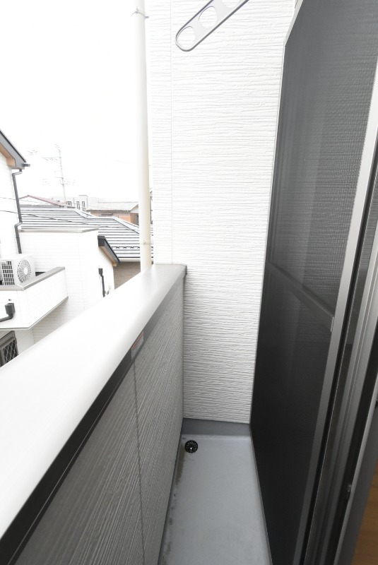 ��ʌ��������܎s�k��听���S���ڂ̃A�p�[�g�̃o���R�j�[