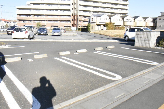 ��ʌ��������܎s�����擇���P���ڂ̃A�p�[�g�̒��ԏ�