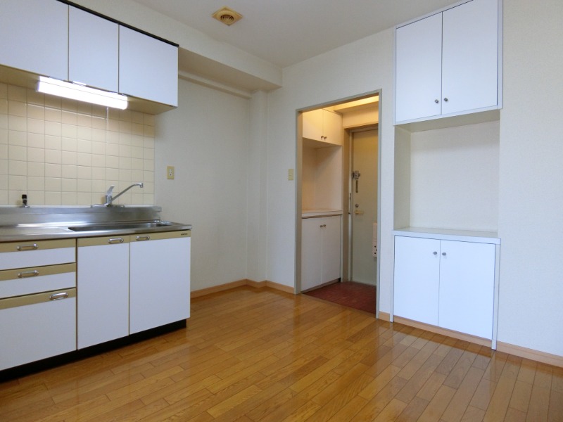 ��ʌ�����s�˒˓��P���ڂ̃}���V�����̋��ԁE���r���O