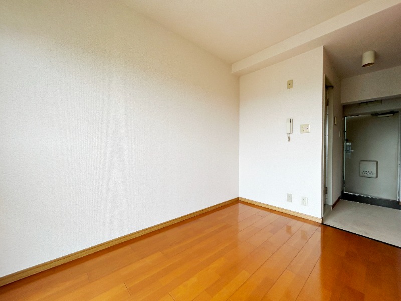 ��ʌ���z�s�x�m�����̃}���V�����̋��ԁE���r���O