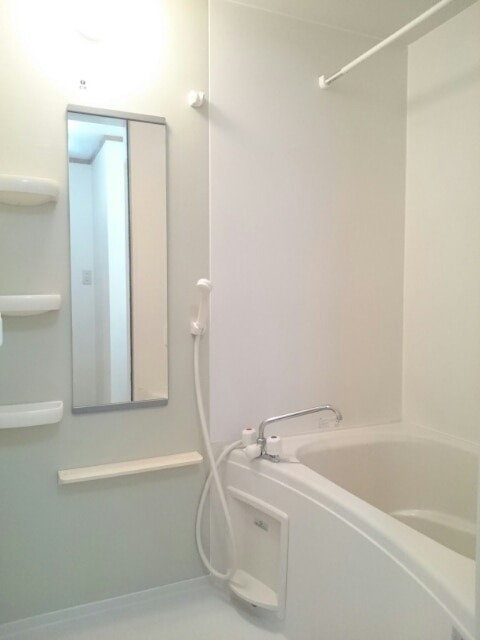 ��ʌ��k�����S�ɓޒ������j�T���ڂ̃A�p�[�g�̃o�X