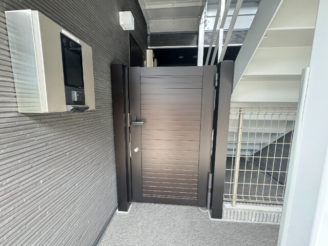 ��ʌ��������܎s�΋�厚�����̃A�p�[�g�̃G���g�����X