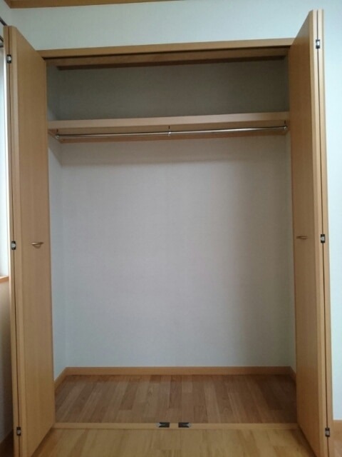 ��ʌ��k�����S�ɓޒ������j�T���ڂ̃A�p�[�g�̎��[