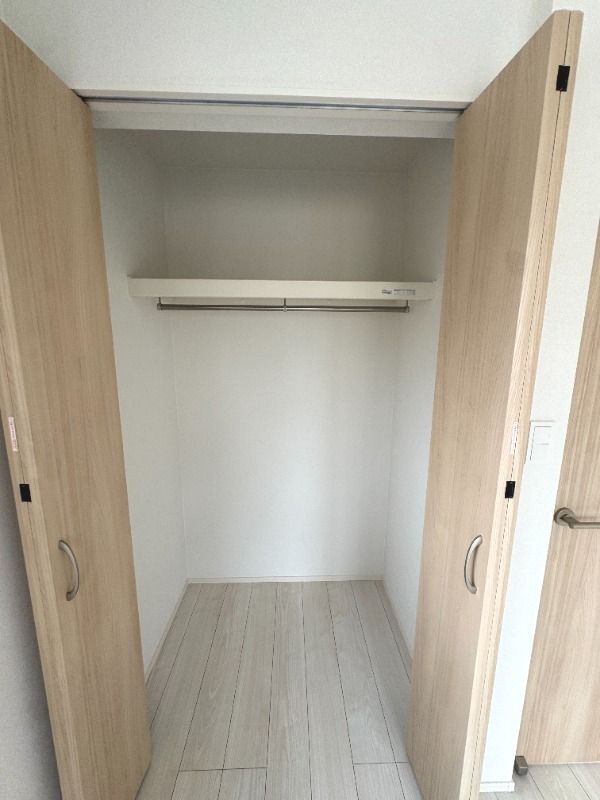 ��ʌ��������܎s�΋�厚�����̃A�p�[�g�̎��[