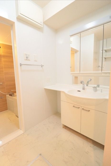 ��ʌ��������܎s�k��g�쒬�Q���ڂ̃A�p�[�g�̐��ʏ�