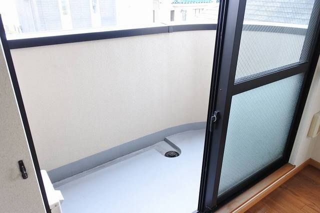 ��ʌ�����s���L�R���ڂ̃}���V�����̃o���R�j�[