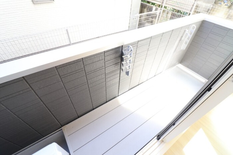 ��ʌ��������܎s�Y�a��̉ƂS���ڂ̃A�p�[�g�̃o���R�j�[