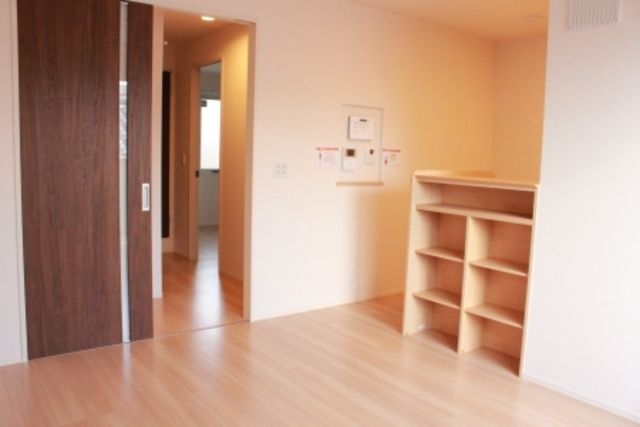 ��ʌ��������܎s��{����ؒ��S���ڂ̃A�p�[�g�̋��ԁE���r���O