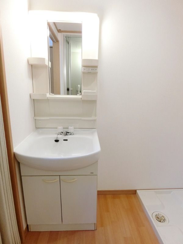 ��ʌ��k�����S�ɓޒ����h��T���ڂ̃e���X�n�E�X�̐��ʏ�